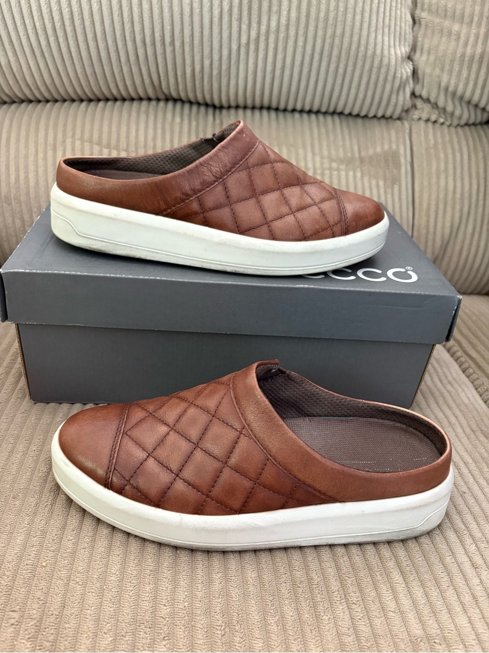 ECCO Quilted Leather Slip-On Mule in Cognac Brown Size 5-5.5 Gently Worn - Picture 1 of 5